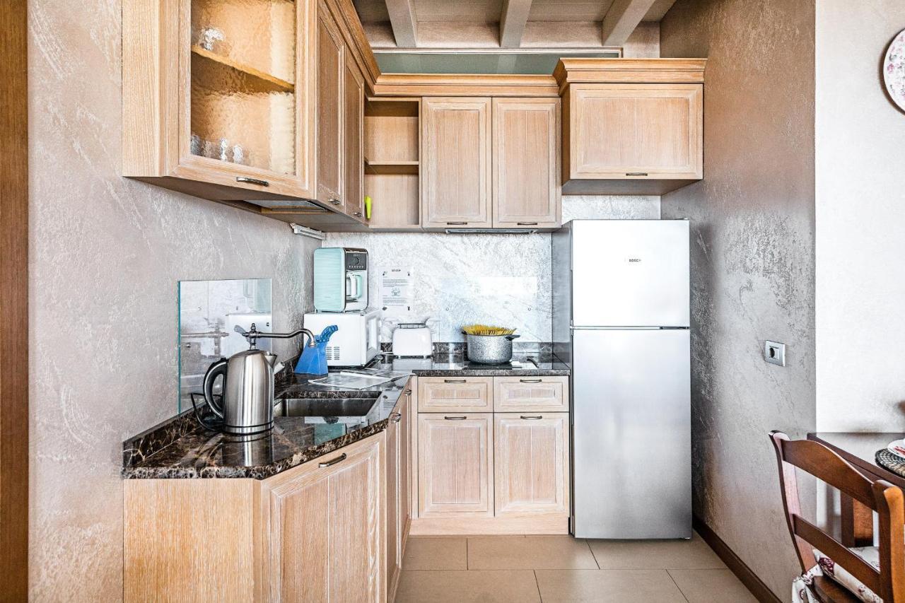 Warda C11 Apartment By Wonderful Italy Desenzano del Garda Dış mekan fotoğraf